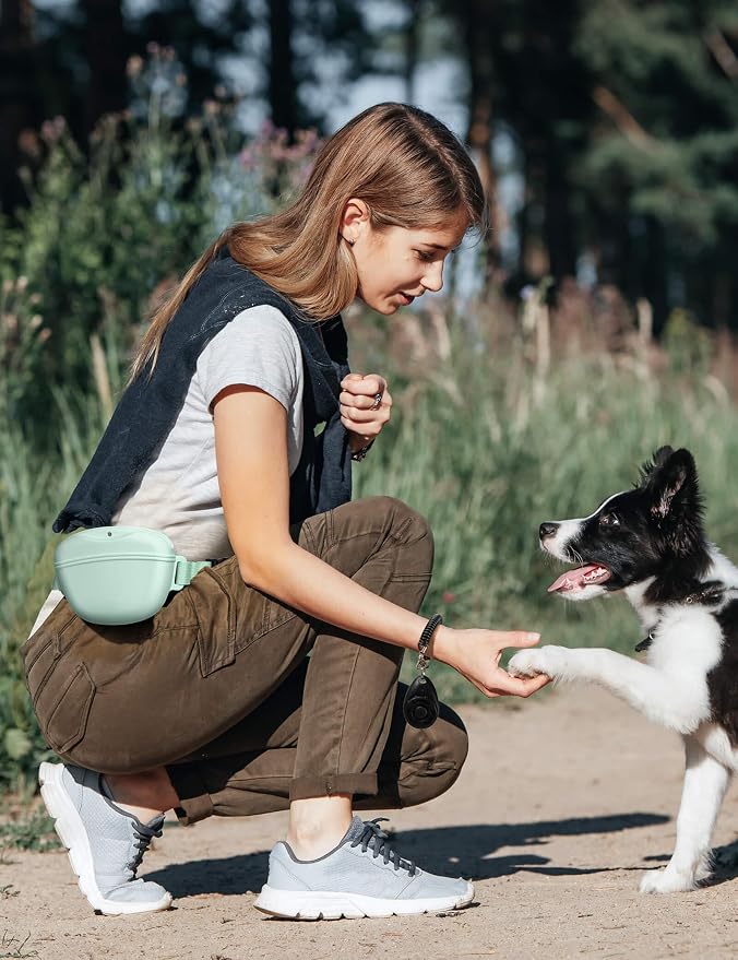 heouvo 1.67 Cup Dog Treat Pouch with Training Clicker (Green)